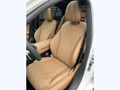 Photo 18 Mercedes Classe E 220 d 4MATIC AMG Line Berline