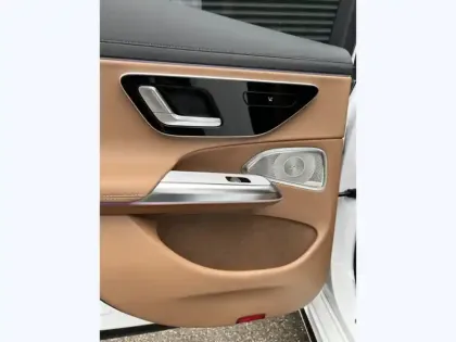 Photo 16 Mercedes Classe E 220 d 4MATIC AMG Line Berline