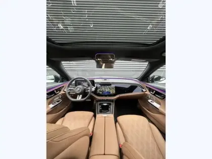 Photo 10 Mercedes Classe E 220 d 4MATIC AMG Line Berline