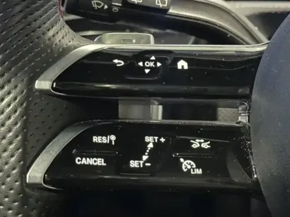 Photo 11 Mercedes Classe A 250 e AMG Line