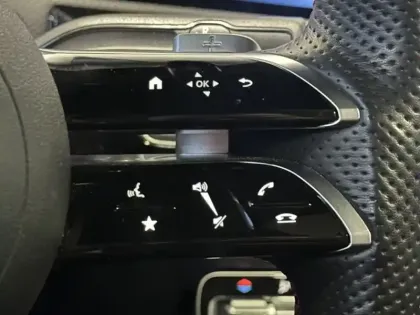 Photo 12 Mercedes Classe A 250 e AMG Line