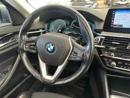 Photo 10 BMW Serie 5 530 i 2.0 252 Sport Line