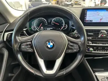 Photo 12 BMW Serie 5 530 i 2.0 252 Sport Line