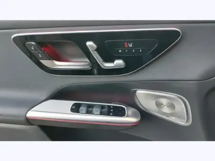 Photo 31 Mercedes Classe GLC GLC 300 e  Hybrid EQ 4MATIC 