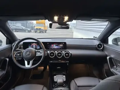 Photo 10 Mercedes Classe A Gén. IV (W177) Ph1 Progressive Line 5