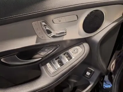 Photo 16 Mercedes Classe GLC GLC 300 de 4MATIC SUV AMG Line