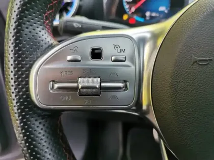 Photo 17 Mercedes Classe A 180 d Berline AMG Line 116 ch 