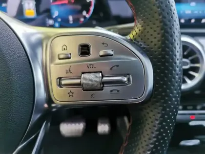 Photo 19 Mercedes Classe A 180 d Berline AMG Line 116 ch 