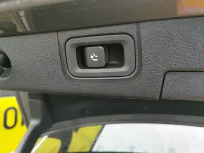 Photo 12 Mercedes Classe A 180 d Berline AMG Line 116 ch 