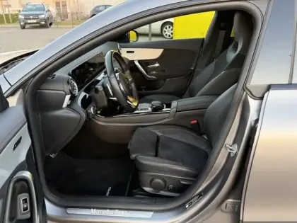 Photo 15 Mercedes CLA  250 e AMG Line