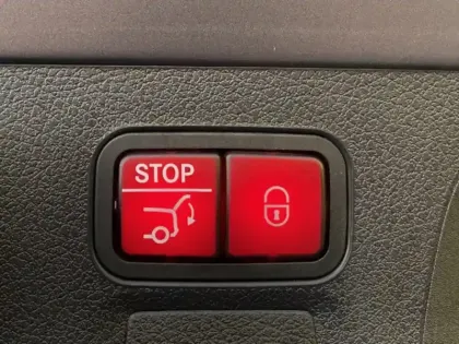 Photo 13 Mercedes CLA  250 e AMG Line