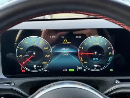 Photo 11 Mercedes CLA  250 e AMG Line