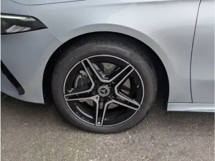 Photo 8 Mercedes Classe A 250 e Hybrid EQ 