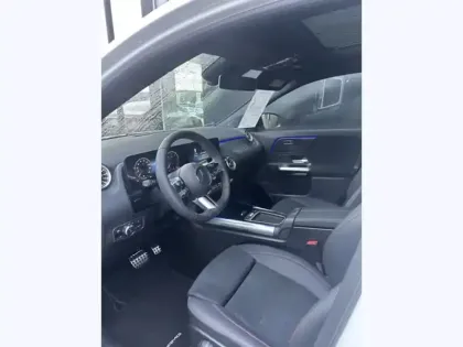 Photo 8 Mercedes GLA 200 d AMG Line