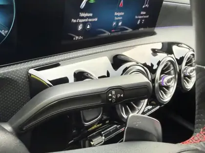 Photo 12 Mercedes Classe A 250 e 1.3 218 AMG Line