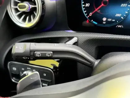 Photo 11 Mercedes Classe A 250 e 1.3 218 AMG Line