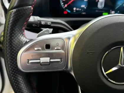 Photo 13 Mercedes Classe A 250 e 1.3 218 AMG Line