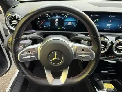 Photo 14 Mercedes Classe A 250 e 1.3 218 AMG Line