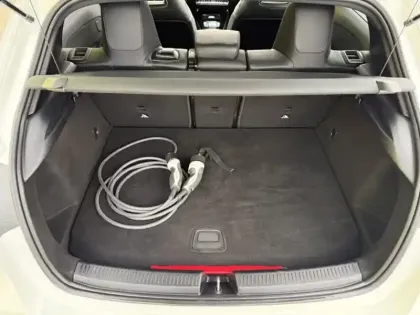 Photo 9 Mercedes Classe A 250 e 1.3 218 AMG Line