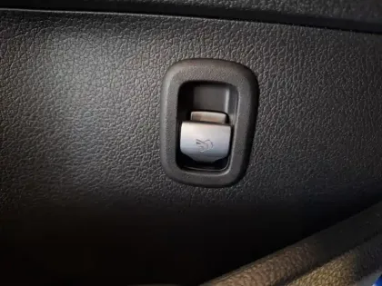 Photo 17 Mercedes Classe C  200 d Berline AMG Lin