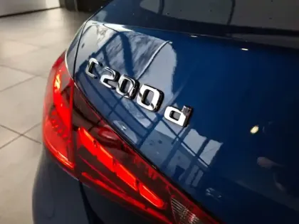 Photo 25 Mercedes Classe C  200 d Berline AMG Lin