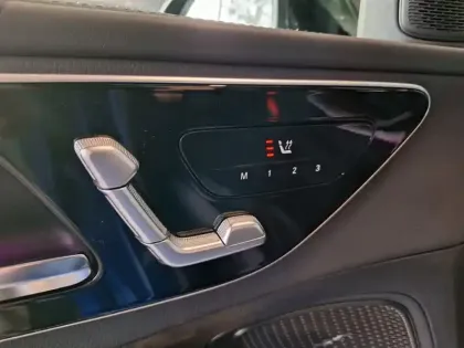 Photo 21 Mercedes Classe C  200 d Berline AMG Lin