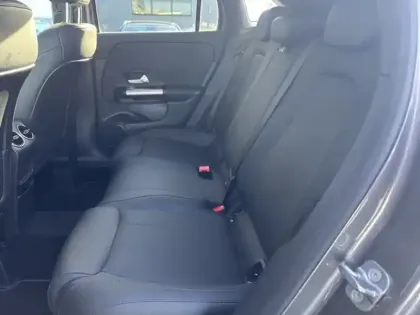 Photo 9 Mercedes GLA 250 e Business Line