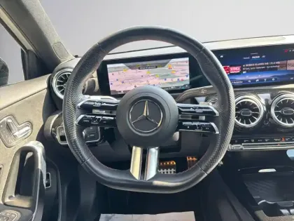 Photo 18 Mercedes Classe A 250 e AMG Line