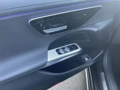 Photo 11 Mercedes Classe E 220 d AMG Line Berline