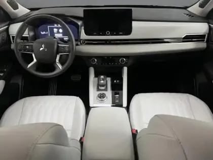 Photo 10 Mitsubishi Outlander 2.4 MIVEC Phev 306 4WD Instyle
