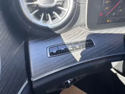 Photo 16 Mercedes CLS 450 4MATIC Coupé AMG Line+