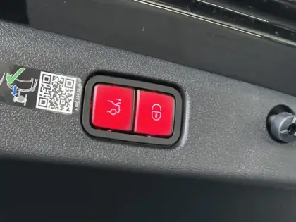 Photo 25 Mercedes Classe E Gén. VI (W214) Ph1 AMG Line 4