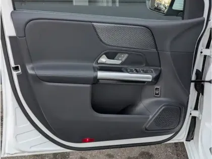 Photo 23 Mercedes Classe B Gén. III (W247) Ph2 Progressive Line 5