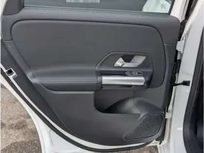 Photo 25 Mercedes Classe B Gén. III (W247) Ph2 Progressive Line 5