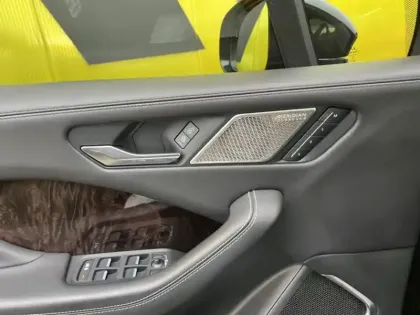 Photo 17 Jaguar I-Pace First Edition 400