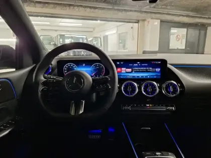 Photo 10 Mercedes Classe B 200 d AMG Line