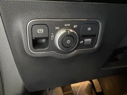 Photo 20 Mercedes Classe B Gén. III (W247) Ph2 Progressive Line 5