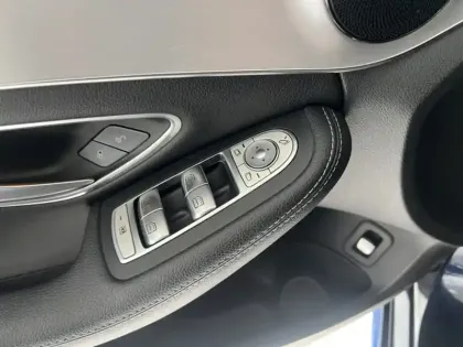 Photo 15 Mercedes Classe C C 220 d Berline Sportline