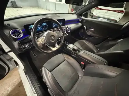 Photo 12 Mercedes Classe A 200 d AMG Line