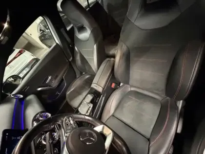 Photo 11 Mercedes Classe A 200 d AMG Line