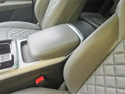 Photo 18 Audi Q8 Gén. I Ph1 Base 5