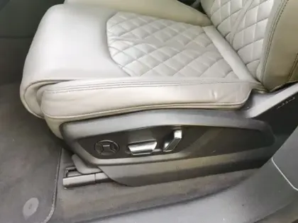 Photo 17 Audi Q8 Gén. I Ph1 Base 5