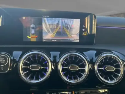 Photo 14 Mercedes Classe A 200 d AMG Line