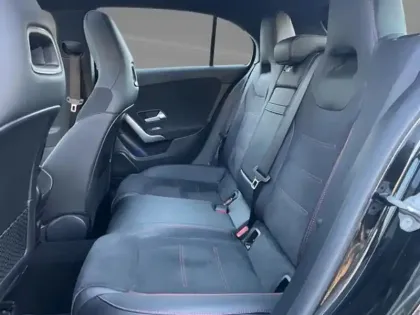 Photo 17 Mercedes Classe A 200 d AMG Line