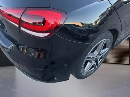 Photo 8 Mercedes Classe A 200 d AMG Line