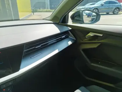 Photo 6 Audi A3 40 TDI quattro S line 200 ch S