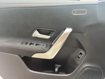 Photo 14 Mercedes CLA 200 AMG Line