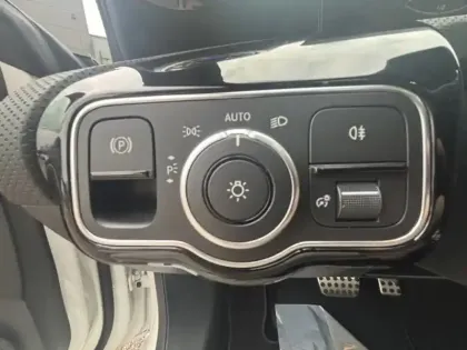 Photo 19 Mercedes CLA 200 AMG Line