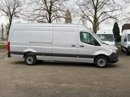 Photo 38 Mercedes Sprinter e 420 Fourgon Long 113