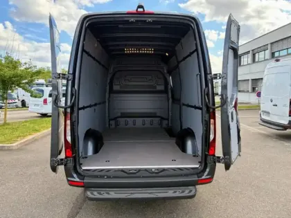 Photo 8 Mercedes Sprinter 317 CDI 37S 12m3 BVA 170ch PRO